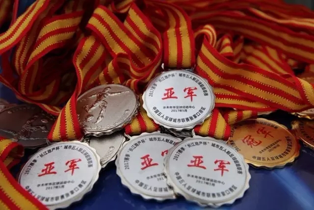 巴萨+皇马跟队联合撰文：巴萨探索签下罗德里 皇马仍未谈妥转会费