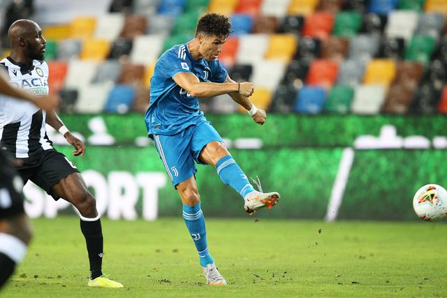 每体：巴萨对卡萨多期望转会费3000万至4000万欧，但球员拒绝离队