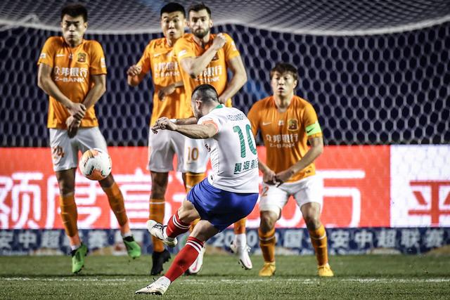 近三轮首胜！国安2-1浙江 法比奥点射张稀哲替补推射破门+中楣