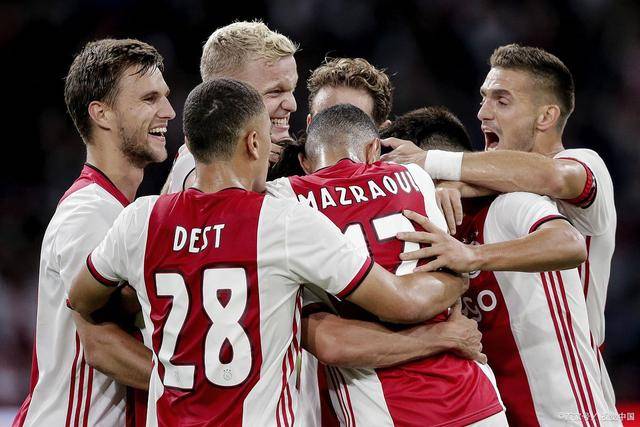 队报：马赛急需精简阵容，但相关球员的转会工作进展缓慢